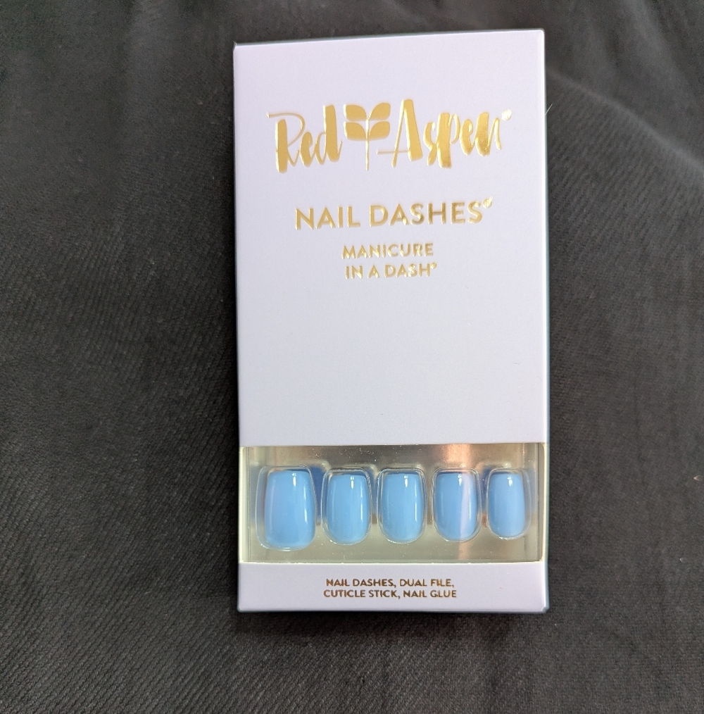 Red Aspen Blue Hydrangea Nail Dashes